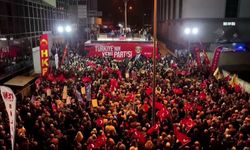 YENİ Parti Lideri Özgür Özel’den Halk TV Kararına Sert Tepki: "Bu Dört Başı Mamur Bir Darbedir!"