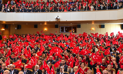 Malatya’da 29 Ekim coşkusu salona sığmadı: Yağış ihtimali nedeniyle resmi geçit iptal edildi