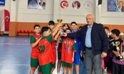 Malatya'da Cumhuriyet Bayramı Hentbol Turnuvası Sona Erdi: Şampiyon Malatya Büyükşehir Belediyespor