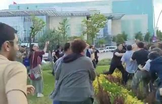 ATO Congresium önünde hareketli dakikalar! TKP'den Koç Holding'in 100. yıl etkinliğine şok protesto