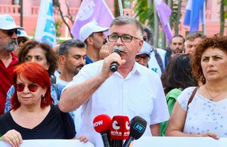 KESK'ten 10. Yılda KHK Tepkisi: Adalet Nöbetine Polis Müdahalesi! Biber Gazı Kullanıldı