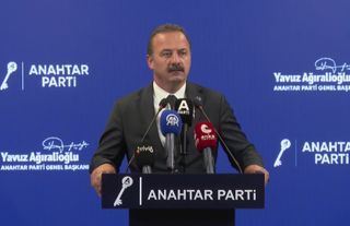 Yavuz Ağıralioğlu’ndan NATO Zirvesi Uyarısı: “Türkiye’nin Başına Bir Çorap mı Örülecek, Bakacağız”