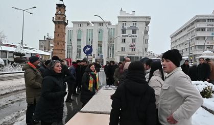 Yozgat'ta vatandaşlar, bir kase arabaşı çorbası alabilmek için kuyruk oluşturdu