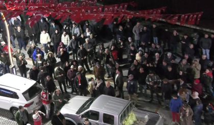 Cumhurbaşkanı Erdoğan'a hemşerisi Rizeliler: "Hükümet istifa"