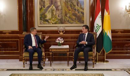 Gelecek Partisi Genel Başkanı Davutoğlu, IKBY Başkanı Barzani ile görüştü