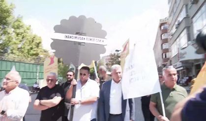 Alevi Bektaşi Kültür ve Cemevi Başkanlığı'nın önüne siyah çelenk