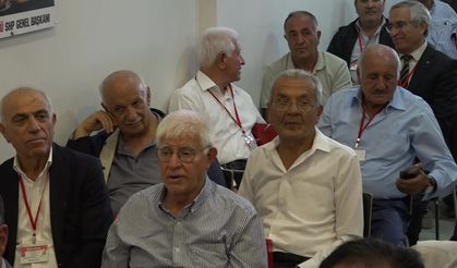 CHP Yeşilyurt İlçe Kongresi’nde Hakkı Ayas güven tazeledi