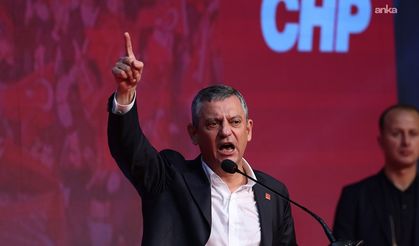 Özgür Özel: “Bir santim eğilirsek, bunlar bu millete diz çöktürecek”