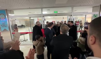 Ahmet Özer’den Van’da barış ve hukuk vurgusu: “Somut adımlar atılmalı, kayyum uygulaması son bulmalı”