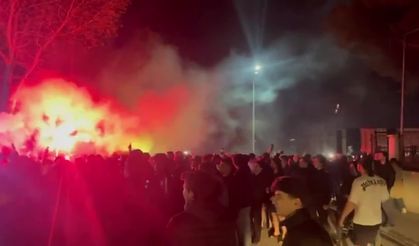 İzmir’de KYK Yurdunda İsyan: “Sıcak Su Yok, Yemekler Sağlıksız”