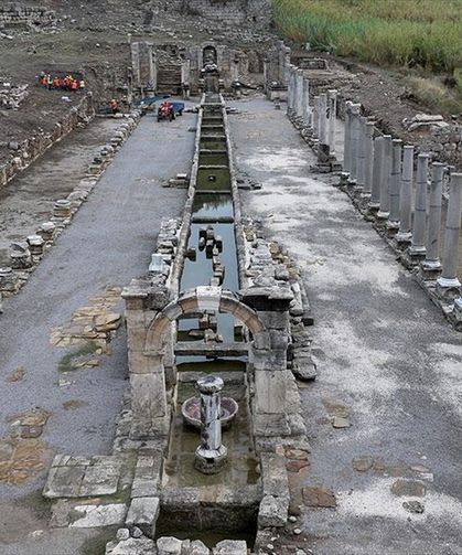 Perge'deki Antik Kestros çeşmesinden 1800 yıl sonra su akmaya başladı