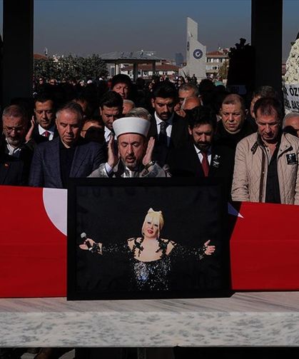 Muazzez Abacı Son Yolculuğuna Uğurlandı: Sanat Dünyası Ankara’da Buluştu