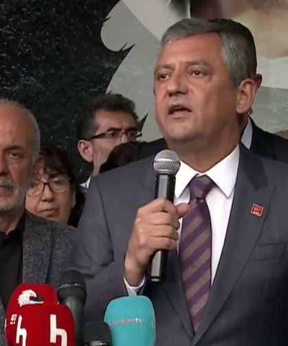 Özgür Özel’den Garip Dede Cemevi’nde Dikkat Çeken Sözler: “Baş Veririm Ama Baş Eğmem”