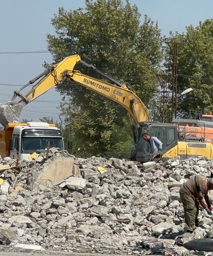 Malatya Küçük Sanayi Sitesi'nde Yıkım Devam Ediyor: Yüksek Kira ve Yer Sıkıntısı 66 Esnafa Dükkan Kapattırdı