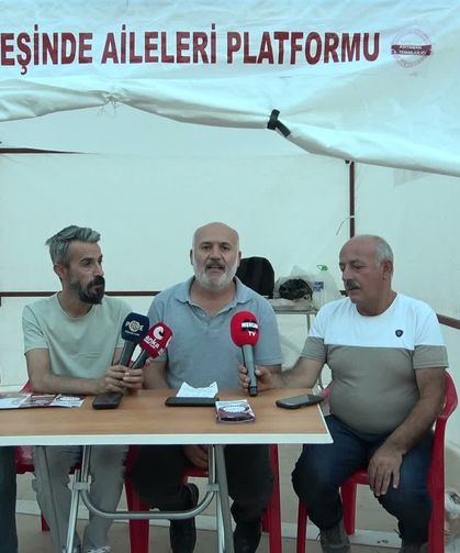 Adıyaman Yeni Kent Meydanı'nda 'Adalet' Nöbeti: Deprem Davalarında Hukuksuzluk Tepkisi!