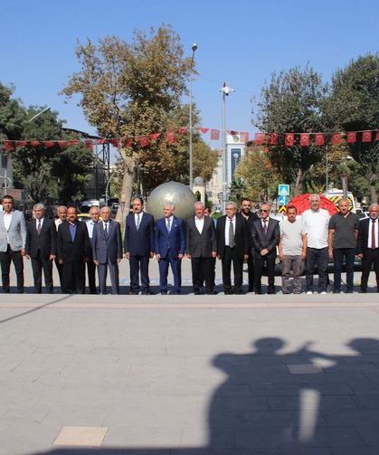 Malatya'da Ahilik Haftası Törenle Başladı: Atatürk Anıtı'na Çelenk Sunuldu