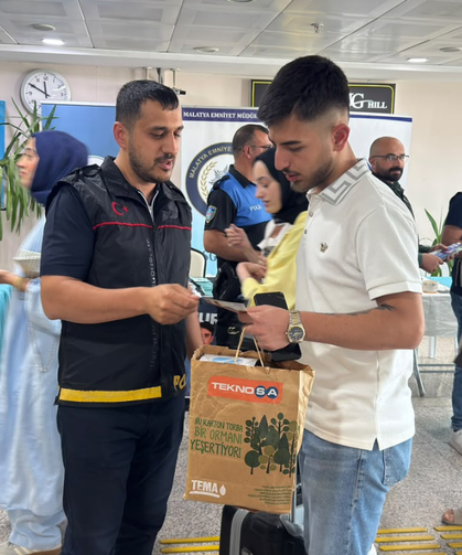 Malatya Emniyeti'nden Üniversitelilere Sıcak Karşılama: Stantlar Kuruldu!