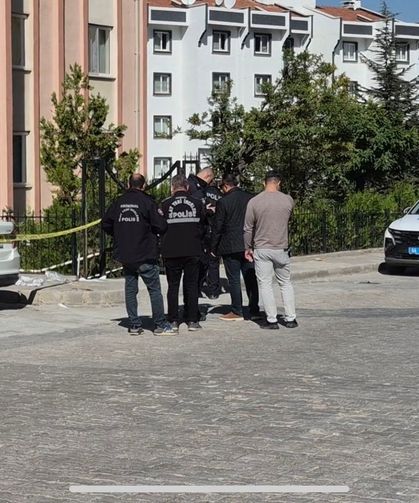 Malatya'da Sokak Ortasında Bıçaklı Saldırı: 5 Çocuk Annesi Kadın Hayatını Kaybetti