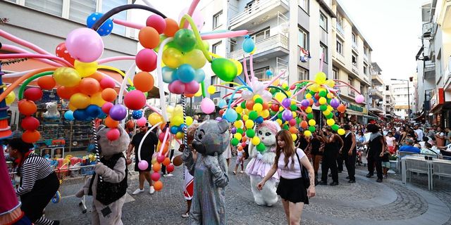 EFEST 2026 Efes Selçuk'ta kortejle başladı: Festival 8 Eylül'e kadar sürecek