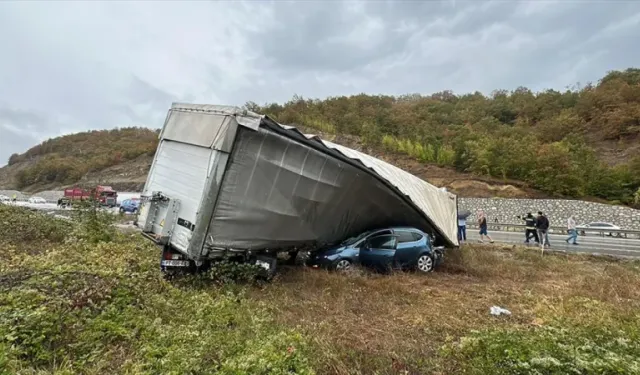 Son dakika! Samsun-Ankara kara yolundaki trafik kazası: 3 ölü, 2'si ağır10 yaralı