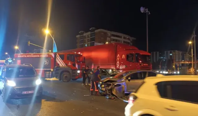 Malatya'da zincirleme trafik kazasında 3 kişi yaralandı