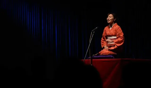 Japon geleneksel sahne gösterisi Rakugo, 400 yıldır sergileniyor