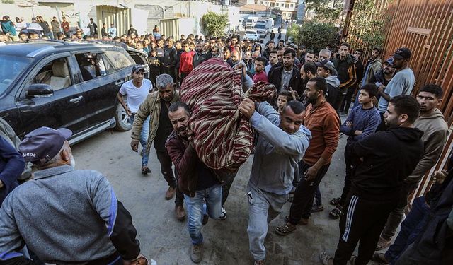 İsrail, Gazze'nin güneyinde bir çadıra saldırı düzenledi, 3 Filistinli öldü