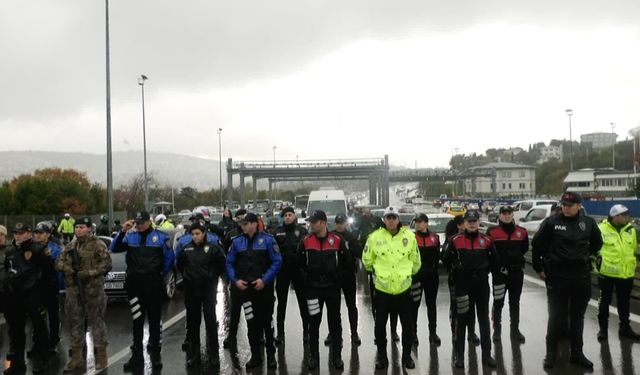 15 Temmuz Şehitler Köprüsü'nde saat 09.05'te trafik durdu