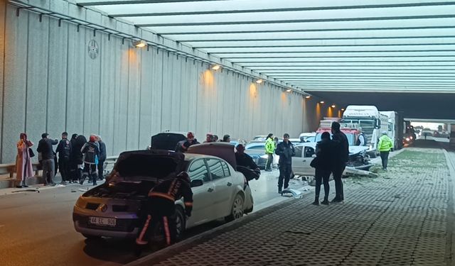 Malatya'da zincirleme trafik kazasında 7 kişi yaralandı