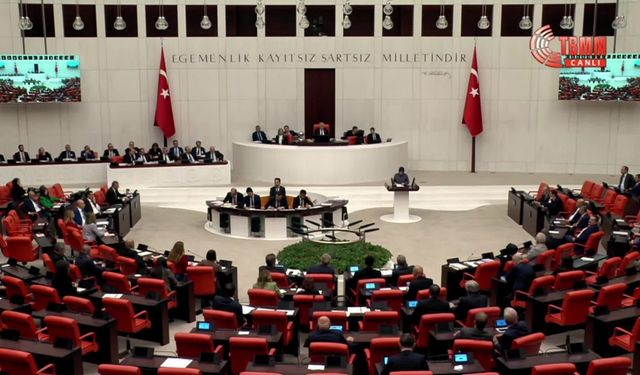 AK Parti ve CHP, Emekli Maaşları Üzerine TBMM’de Karşı Karşıya