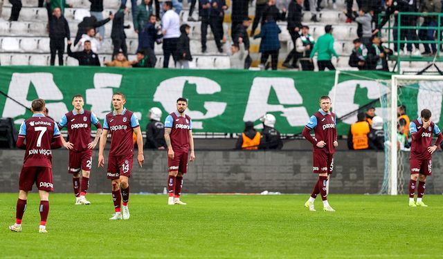 Süper Lig'de 32 puanı bulunan Trabzonspor, deplasmanda 31 puan kaybetti