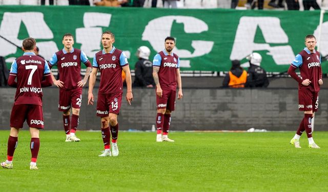 Trabzonspor, uzatma dakikalarında kaybettiği puanlarla zirveden uzaklaştı