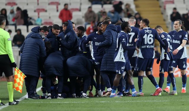 Fenerbahçe, Net Global Sivasspor deplasmanından üç puanla döndü