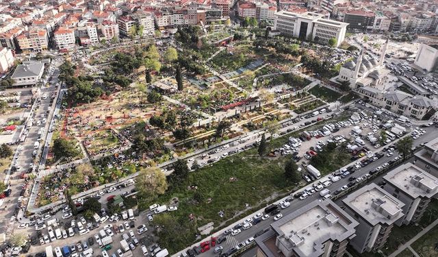 İstanbul'daki millet bahçeleri, depremin ardından vatandaşların toplanma alanları oldu