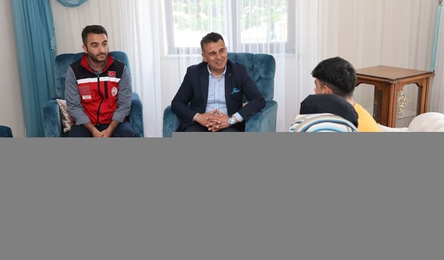 Erzurum'da "Aile Yılı" kapsamında 84 öğrenciye spor seti dağıtıldı