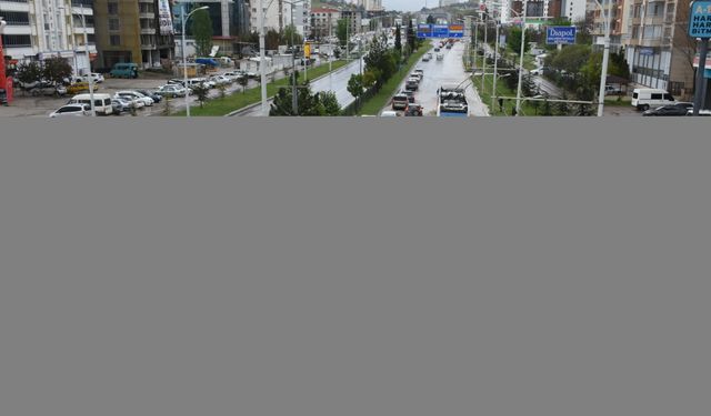 Malatya'da sağanak ve dolu etkili oldu