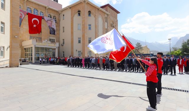 Van ve çevre illerde 19 Mayıs Atatürk'ü Anma, Gençlik ve Spor Bayramı kutlandı