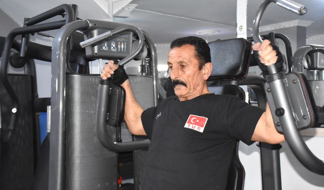 Van'da 74 yaşındaki Konuk, düzenli yaptığı sporla zinde kalıyor