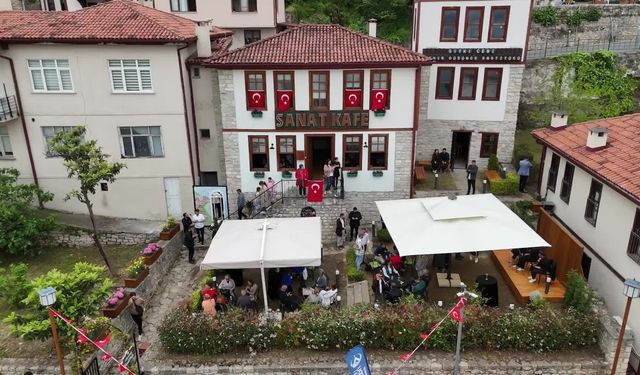 Altınordu'da glütensiz menülü Sanat Kafe hizmete açıldı