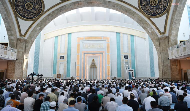 Diyanet’in Cuma hutbesinden: "Gayr-i ahlaki tiyatro, sinema ve dizi filmler, zinayı meşru göstermeye çalışmaktadır"