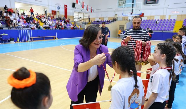 Karabağlar Belediyesi Spor Okulu Öğrencileri, 19 Mayıs Spor Şenliği’nde buluştu