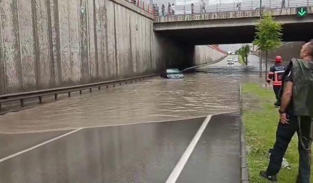 Malatya’da sağanak yağış hayatı felç etti