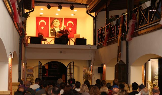 Marmaris Belediyesi'nce düzenlenen Gençlik Festivali, sergi açılışı ve konserle başladı