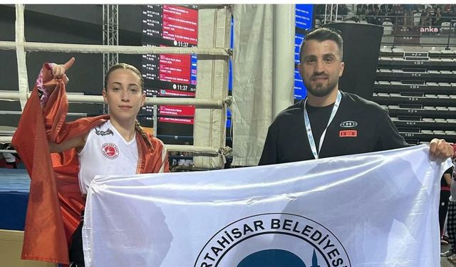 Ortahisar Belediyesi sporcularından WAKO Dünya Kupası Şampiyonası’nda çifte altın madalya