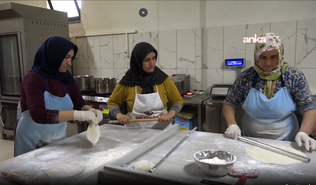 Battalgazi Kadın Kooperatifi, bayram siparişlerini yetiştirmek için geceli gündüzlü çalışıyor