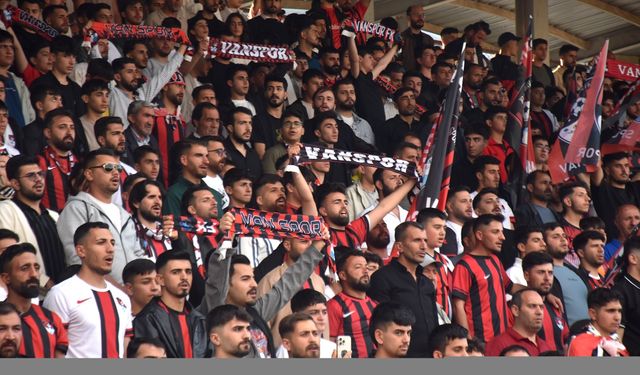 Artı Değer Vanspor'un Trendyol 1. Lig'e yükselmesi coşkuyla kutlandı