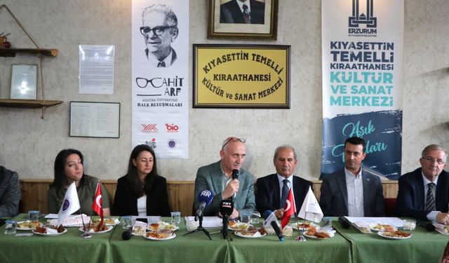Erzurum'da "Bilim ve Kültür Sohbeti" etkinliğinde bilim adamları ile vatandaşlar buluştu