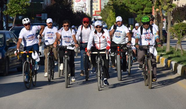Van'da bisikletseverler sağlıklı yaşam için pedal çevirdi