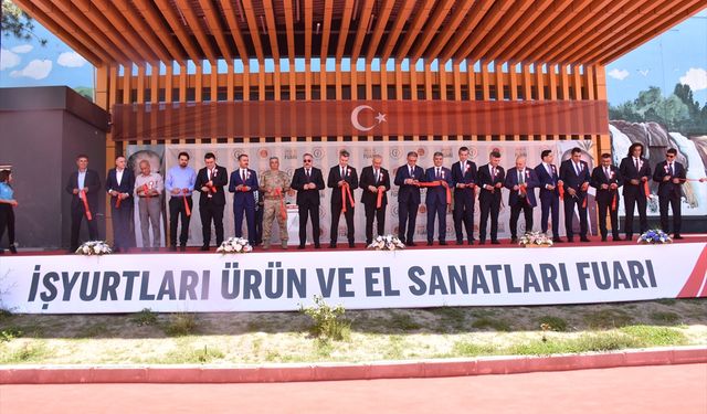Van’da "İşyurtları Ürün ve El Sanatları Fuarı" açıldı