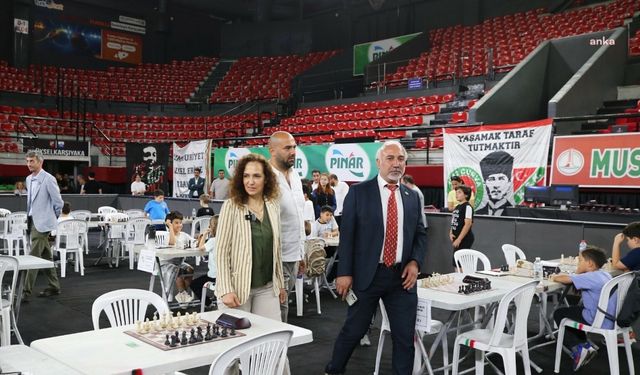 13 ilden 220 satranç sporcusu Karşıyaka'da turnuvada buluştu